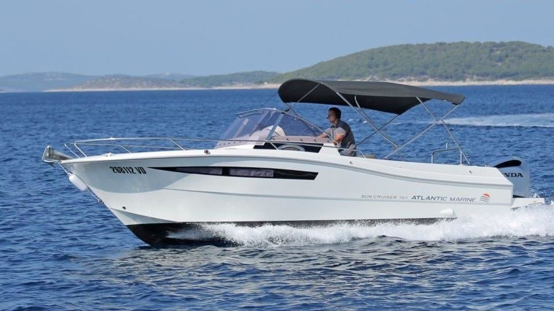Economy Atlantic Marine 750 Open - compact day boat for small groups
