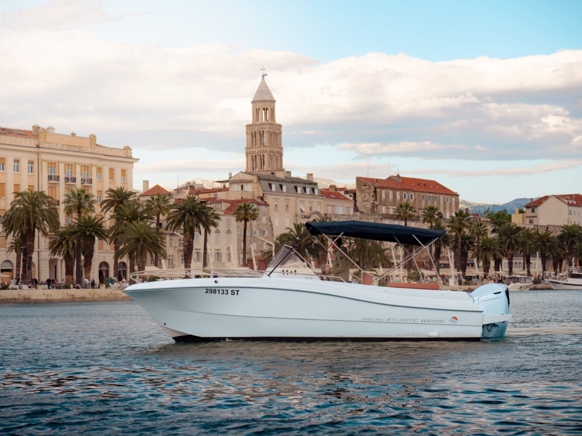 Port-side bow view of the Atlantic Marine 750 Open off Split