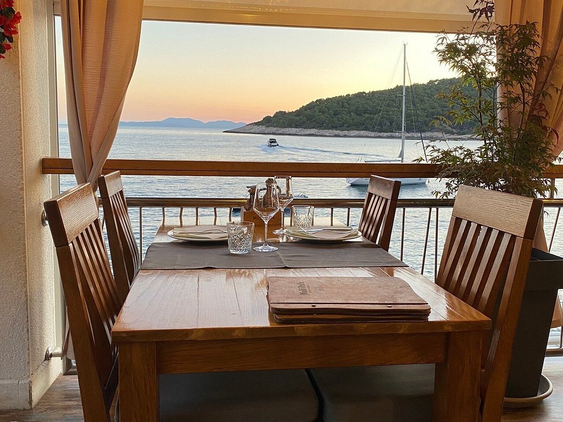 Reserved seaside tables in Milna on Hvar - lunch ready on arrival